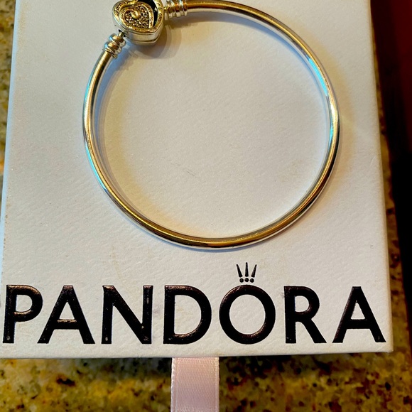 Womens Pandora bangle bracelet - Picture 2 of 4